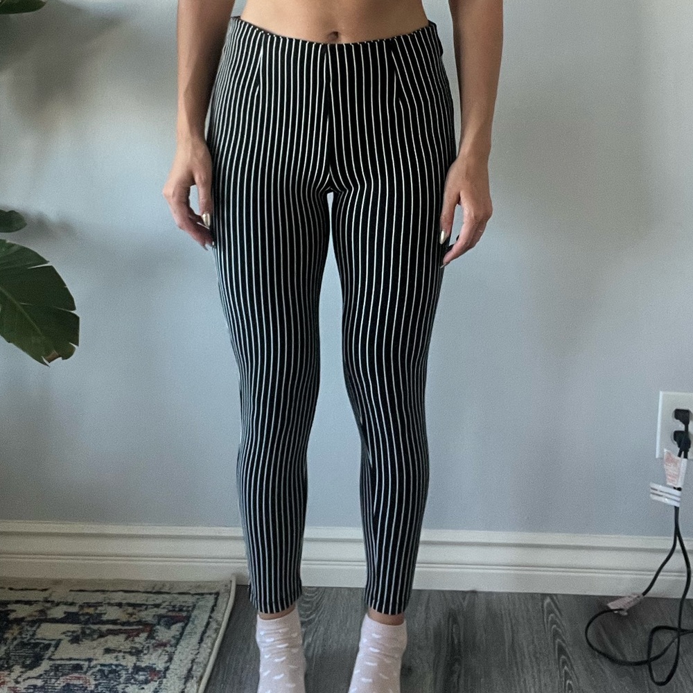 EUC princess polly pin stripe pants